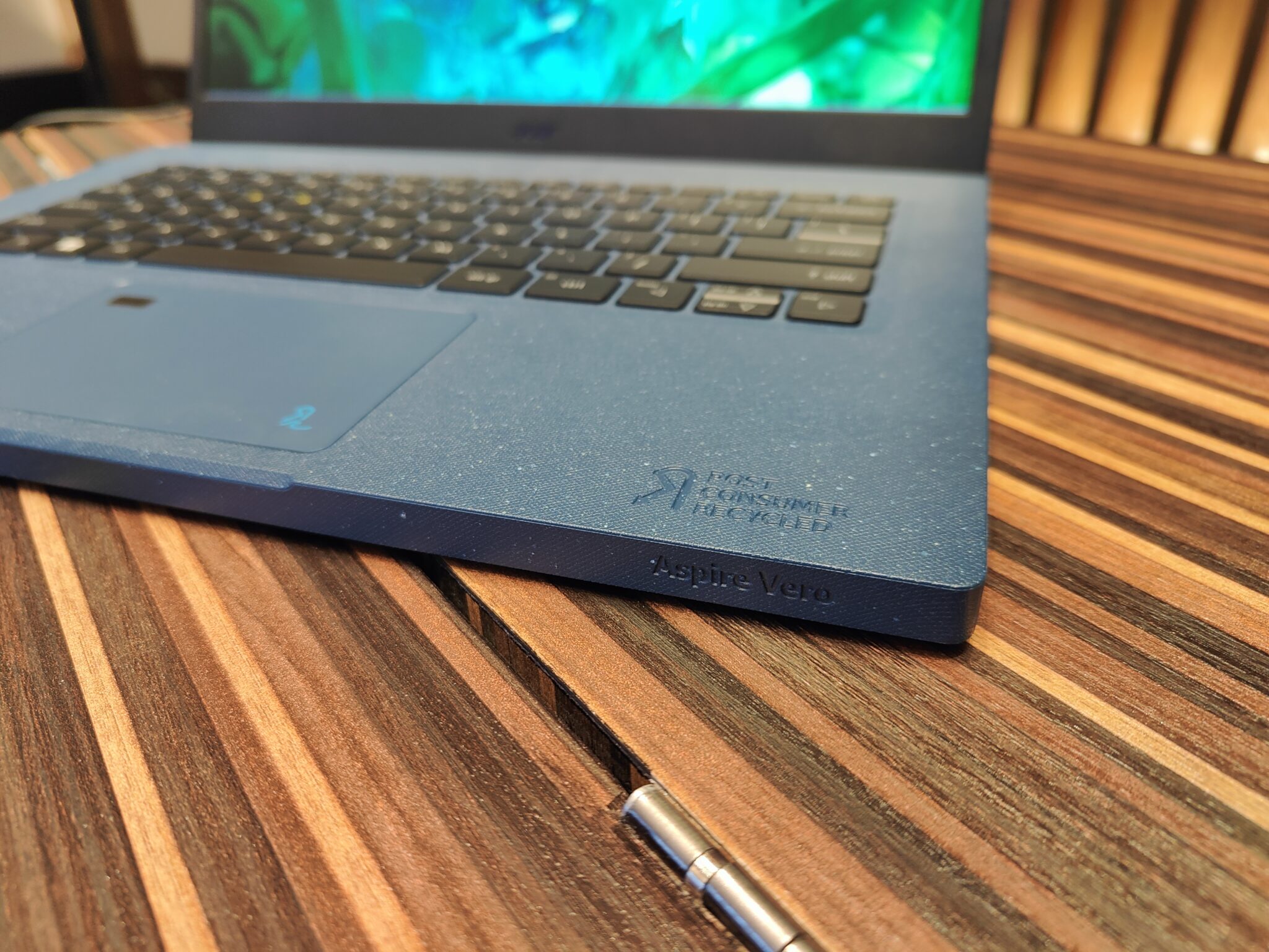 Acer Aspire Vero dan Vero Monitor turut rasmi, diperbuat daripada bahan ...